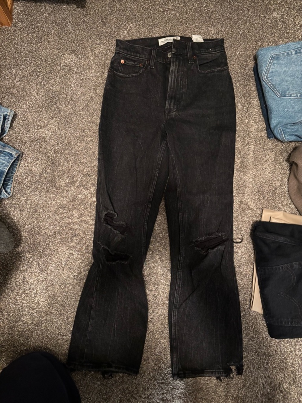 Women’s Black Distressed ultra High-Rise ankle straight Jeans